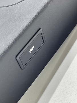 фото thumb №6, Audi a6 c7 avant обивка обшивки крышки багажника кнопка подъёма