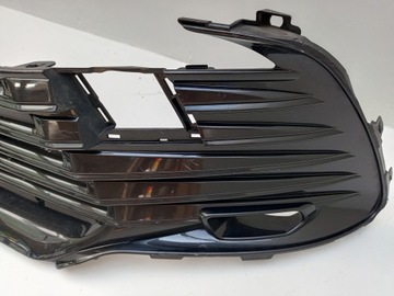 фото thumb №13, Toyota camry viii 8 рестайлинг 21- решётка средняя бампера перед 53113-33120 ÷