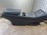 фото thumb №12, Tesla model y 2023 панелі керування, перемикачі