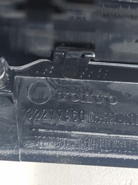 фото thumb №8, Volvo xc40 21r середня рамка решітка навігації радіо 31442628