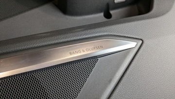 фото thumb №12, Audi q8 etron 2023 sportback оббивка боковина двері перед/зад алькантара 8km