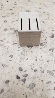 фото thumb №1, Реле peugeot 306