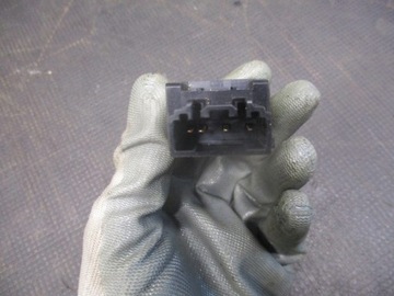 фото thumb №5, Кнопка аварійних bp4k664m0 mazda 3 i 03-06r