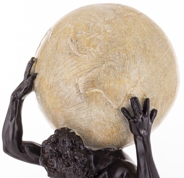 Figurka Atlas dekoracyjna mężczyzna dźwigający kulę ziemską 43x17x15 168606