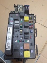 фото thumb №1, Коробка запобіжників 13145039 opel astra h