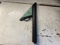 фото thumb №1, Tesla s стекло треугольник правый перед