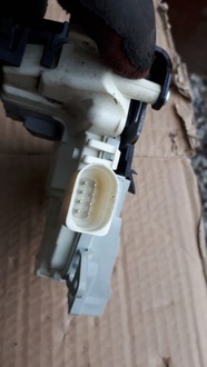 фото thumb №9, A6 c7 рестайлінг замок двері лівий зад 8pin a7 s7 q2 q3