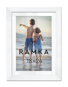 Белая фоторамка 18х24 см. Фоторамка