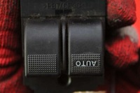 фото thumb №8, Панель керування вікон eu dd1066350b mazda 2 dy 07r