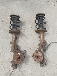 фото thumb №1, Toyota corolla verso ii mcperson правый 2,0 d4d