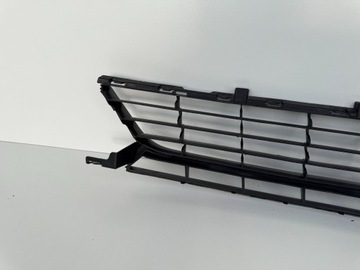 фото thumb №8, Renault megane iii рестайлинг решётка бампера средняя перед 622547366r