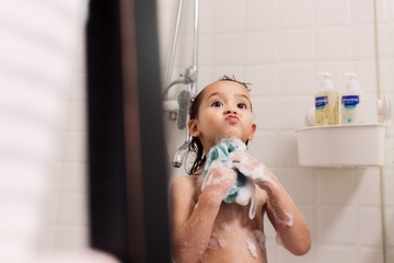 Набор MUSTELA SUN: Малыш на отдыхе (гель 100 мл плюс молочко SUN Milk 40 мл)