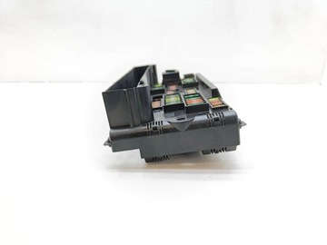 фото thumb №6, Bmw 7 f01 f02 f03 f04 2010 рамка / модуль предохранителей