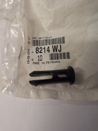 фото thumb №1, Oś шарнир бардачка citroen c3 оригинальный номер 8214wj