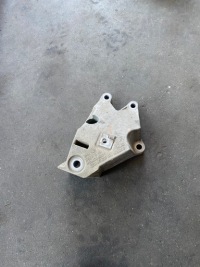 фото thumb №1, Bmw 3 g20 кронштейн двигателя левая 6876207