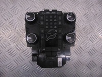 фото thumb №1, Volvo v40 ii панель управление кондиционера 12-