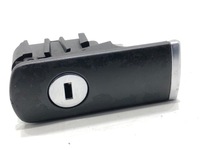 фото thumb №1, Ручка бардачка пассажира audi a4 b6 sedan/limuzyna 00-05 полка