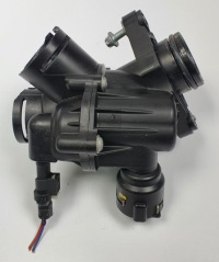 фото thumb №1, Термостат корпус mercedes w205 2.0 cgi 001051215f