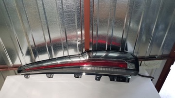 фото thumb №1, Лампа права зад cadillac escalade iv led 2014-