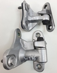 фото thumb №1, Петля петлі двері лівий задня mercedes w176 пара