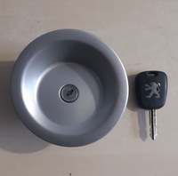 фото thumb №1, Крышка заливной топлива peugeot partner citroen berlingo цвет ezrc + ключ