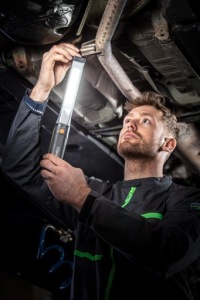 NEO ПЕРЕЗАРЯЖАЕМАЯ ЛАМПА ДЛЯ МАСТЕРСКОЙ USB 600 ЛМ SMD LED HOOK 99-043