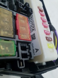 Toyota yaris iii 11-17 корпус коробка запобіжників v4 перед 82662-0d710 Оригінал, фото thumb