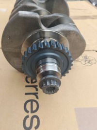 фото thumb №6, Вал колінчастий audi a4 b9 2.0tdi 150 kw 04l105263d