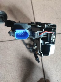 фото thumb №6, Замок двері правий задня audi a8 d3