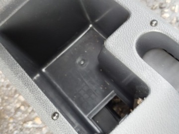 фото thumb №10, Підлокітник середній vw golf 5 v 1k0864251a