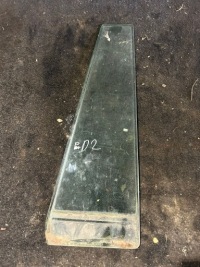 фото thumb №1, Стекло уголок дверь правый задняя land rover discovery 2