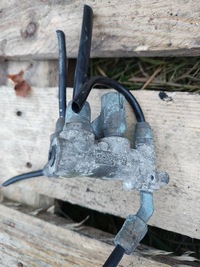 фото thumb №1, Электроклапан распределитель scania r 1354646