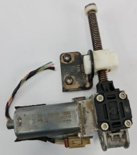 фото thumb №1, Моторчик регулювання сидіння лівий citroen c6 i