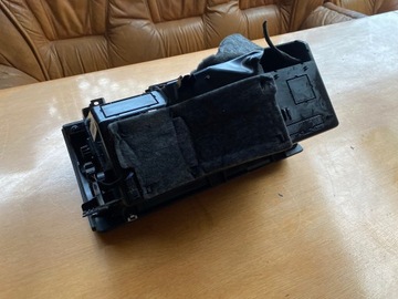 фото thumb №10, Хороший бардачок пассажира mercedes w213 2018r e-klasa a2136800091 тайник