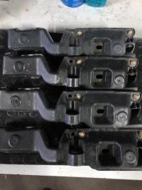 фото thumb №1, Направляющая кронштейн крыла scenic iii 631223715r