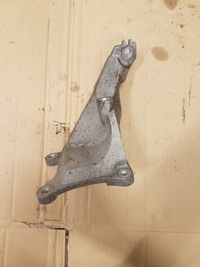 фото thumb №1, Nissan gt-r r35 3.8 vr38 кронштейн двигателя левая