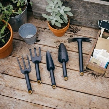 FISKARS SOLID Маленькая садовая лопата с дозатором для посадки почвы