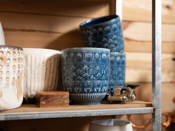 Синяя крышка с рисунком, вазон 14х15см.