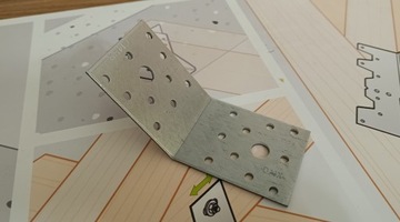 KĄTOWNIK ROZWARTY 135 ° CIESIELSKI ŁĄCZNIK MONTAŻOWY 70x70x55 2,5MM KLR