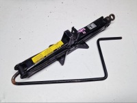 фото thumb №1, Toyota yaris ii 2 домкрат подъемник колеса