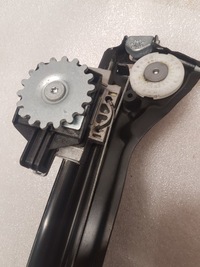 фото thumb №7, Подъемник стекло правый перед maserati ghibli 6700098150