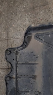 фото thumb №10, 3q0825235a - захист плита pod двигун vw/audi/skoda/seat - пошкоджена нижні