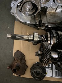 фото thumb №2, Isuzu d-max opel campo 2.5 3.0 4x4 коробка передач коробки передач na запчасти механическая коробка передач