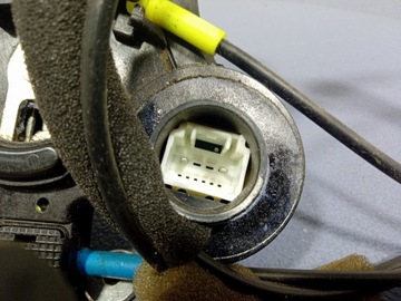 фото thumb №3, Toyota avensis ii t25 замок дверь перед левый 2 pin eu