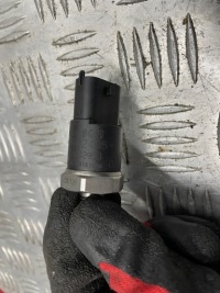 Датчик давления топлива 0281002405 hyundai santa fe i 2,0 crdi Недорого, фото thumb