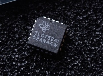 [1szt] TLC7524IFN 8BIT DAC SMD PLCC20 Texas