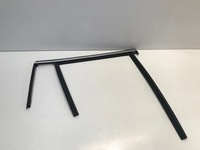 фото thumb №1, Volvo v60 ii 2021 прокладка рамка дверь правый задняя направляющая 33304030