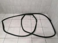 фото thumb №1, Ferrari 612 scaglietti f137 door ущільнювач 66867700 l+r with defects seals