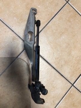 фото thumb №10, Volvo оригінальний номер 30745018 петлі капота lp + приводи