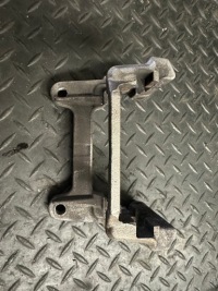 фото thumb №1, Скоба гальмівні задня audi q7 4m 2326c